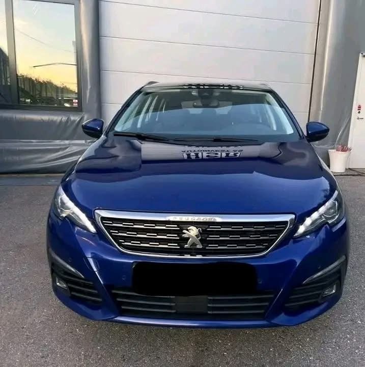 Peugeot 308 1.5 131cv / Panorama / Attelage / 360 / ACC