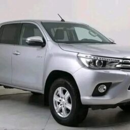 Toyota Hilux D-4D 150hp D-Cab 4WD SR+ aut Cruise/crochet/Camé-ra/Skin