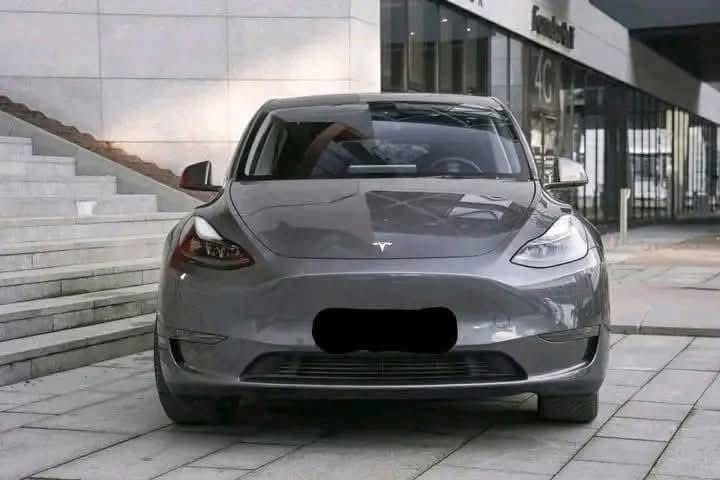 Tesla Model Y Long Range / Régulateur de vitesse / Attelage / Garantie / S+V