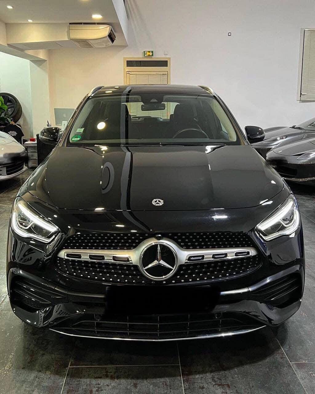 MERCEDES GLA 200D AMG LINE 8G-DCT