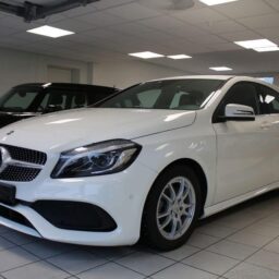 Mercedes-Benz Classe A A180 aut AMG / Caméra / Apple CarPlay / 122 chevaux