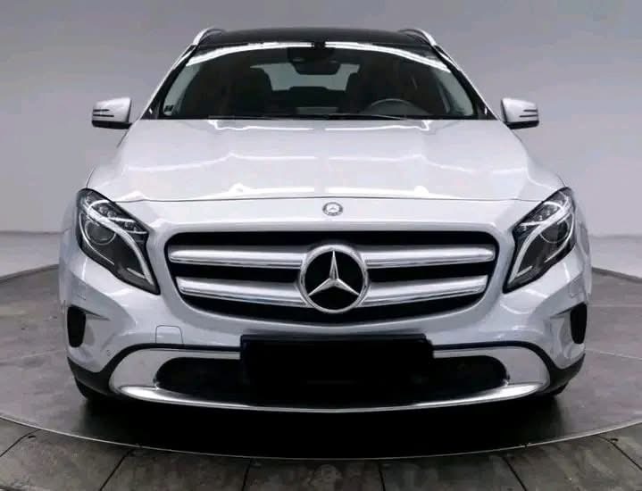 Mercedes-Benz GLA 2.1 / GLA 200d / AMG / CDI / Pano / 4Matic / H&K / PDC /