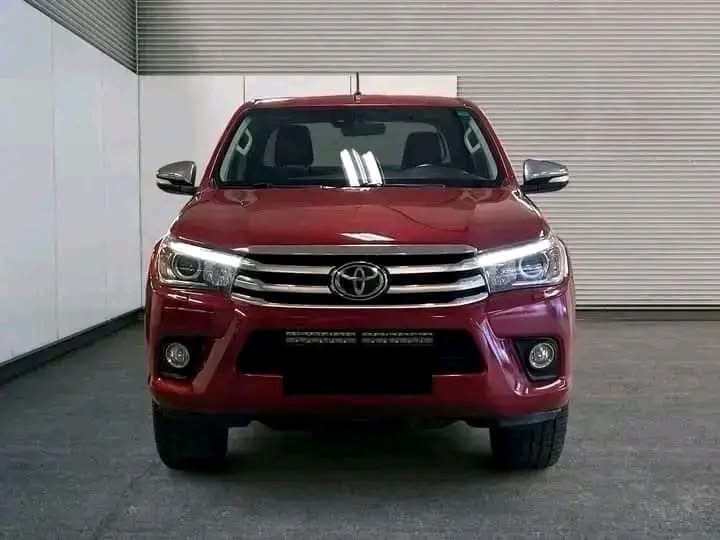 Toyota HiLux Double Cab Duty 4x4 Kamera/H.feste/Navi/Skinn ++