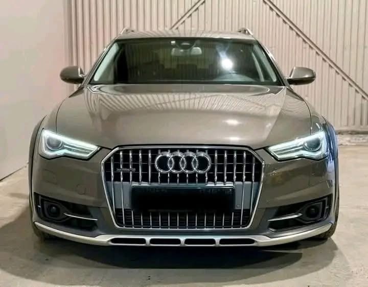 Audi A6 3.0 / TDI / Quattro / Webasto / S tronic / Cruise / Led / Delskinn / PDC / Croisière / 5 Places / Hook / ACC / Cuir / Isofix / Clima / Média / Capteur / Navi / DAB+