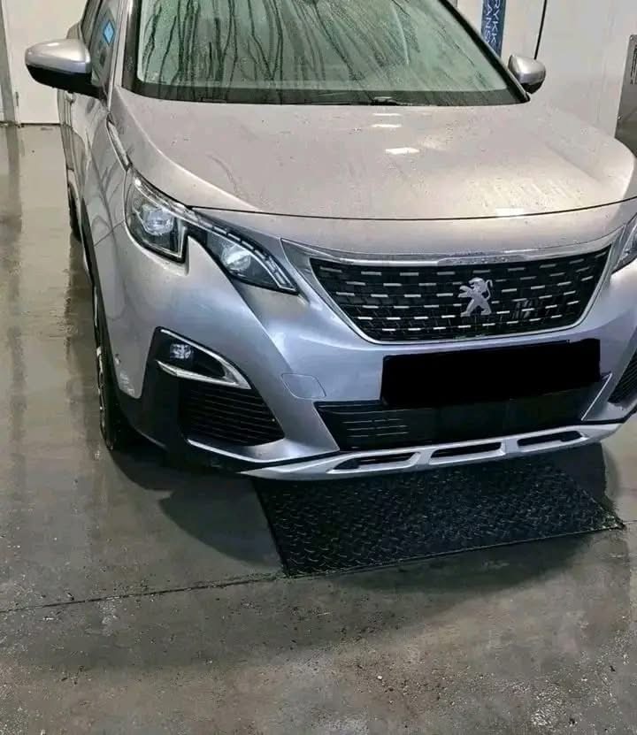 Peugeot 5008 1.6 BlueHDi 120cv